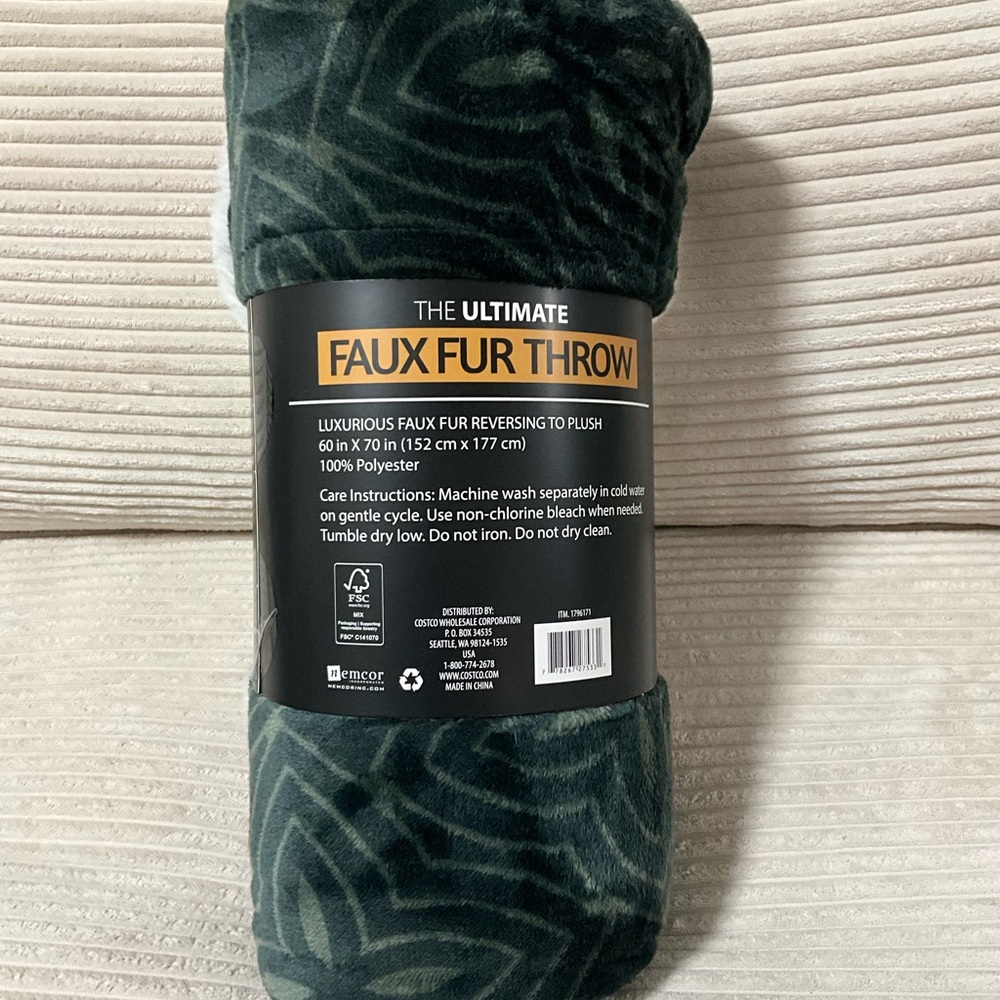 Luxurious Faux Fur Throw Blanket - Green - Picture 3 of 9